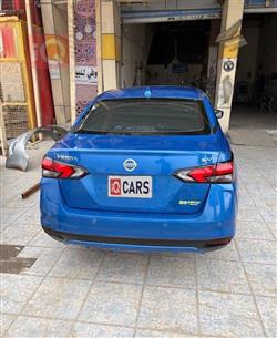 نيسان فيرسا